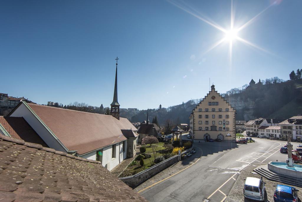 Hotel Restaurant Au Sauvage Fribourg Rum bild