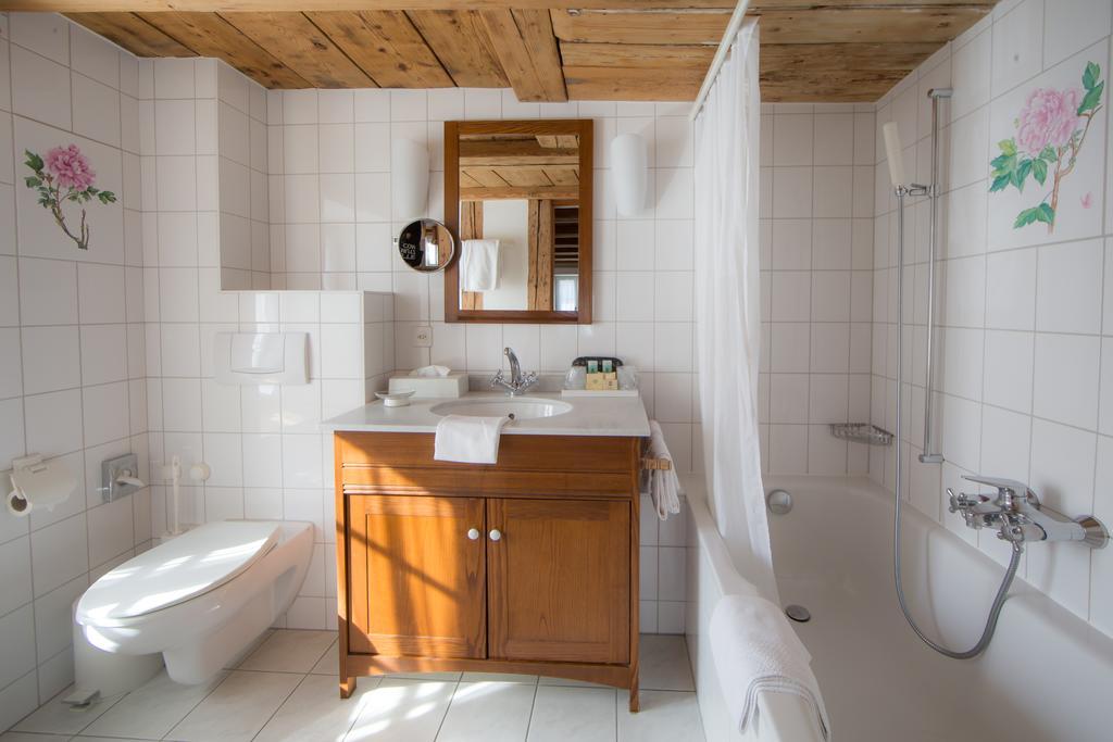 Hotel Restaurant Au Sauvage Fribourg Exteriör bild